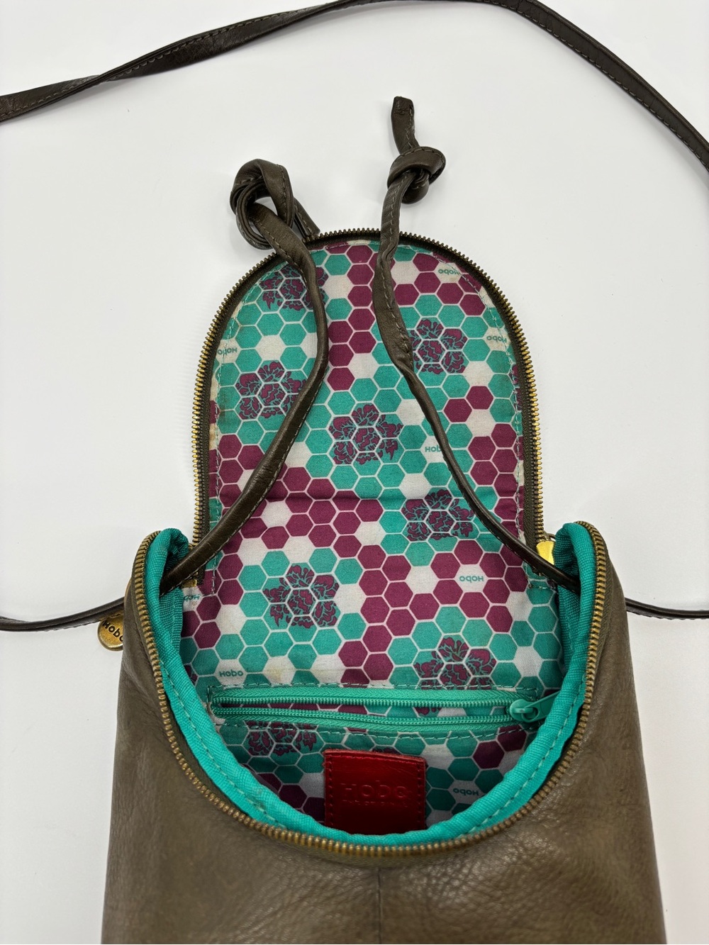 HOBO Fern Crossover Purse Olive Green - Picture 9 of 15